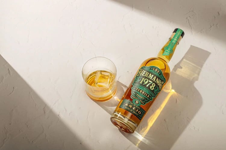 LOS HERMANOS 1978 ANEJO